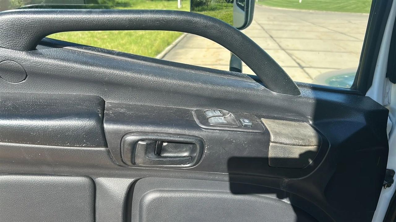 Hino Conventional Cab  2015