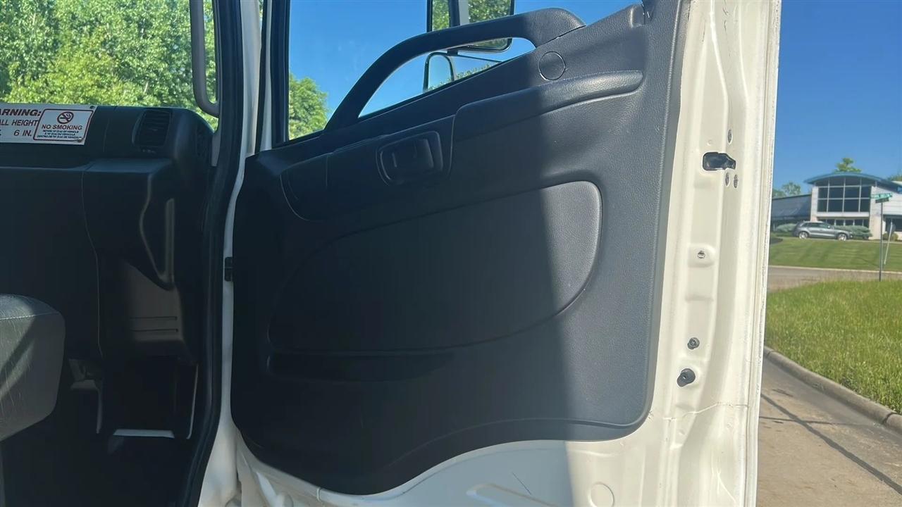 Hino Conventional Cab  2015
