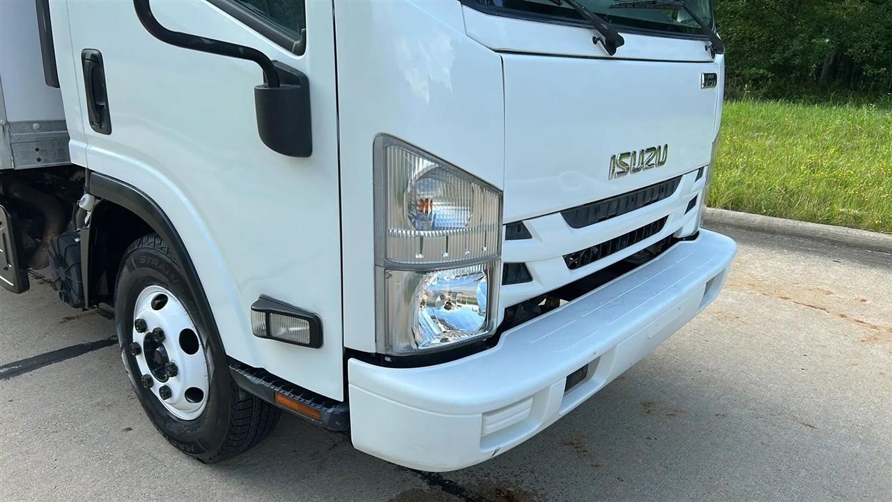 Isuzu NPR  2017