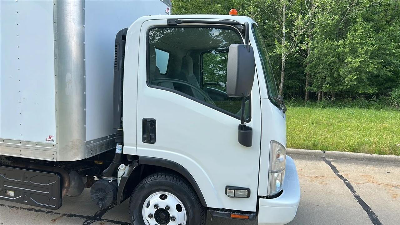 Isuzu NPR  2017