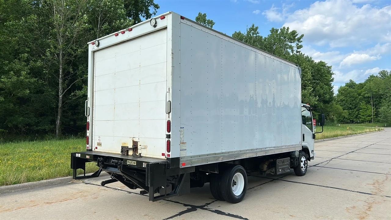 Isuzu NPR  2017