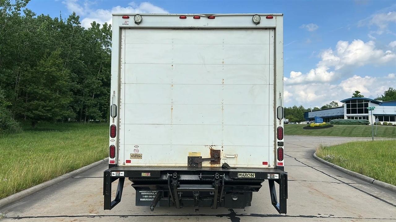 Isuzu NPR  2017