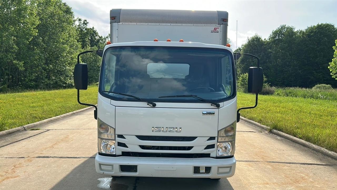 Isuzu NPR  2017