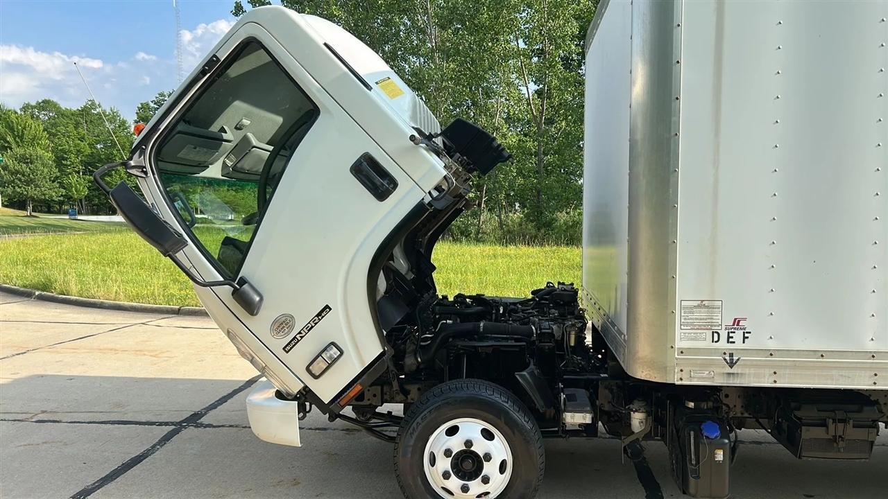 Isuzu NPR  2017