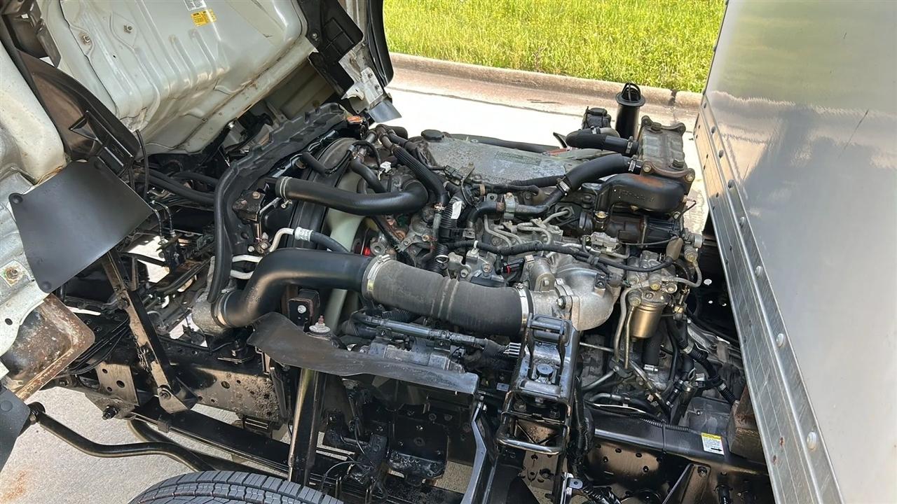 Isuzu NPR  2017