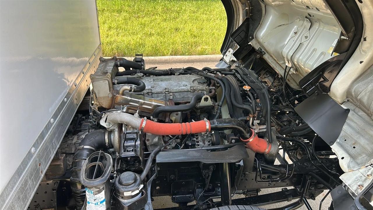 Isuzu NPR  2017