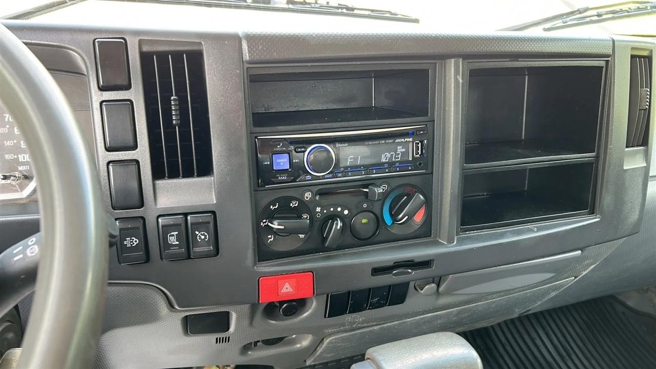 Isuzu NPR  2017