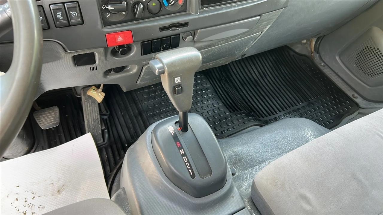 Isuzu NPR  2017