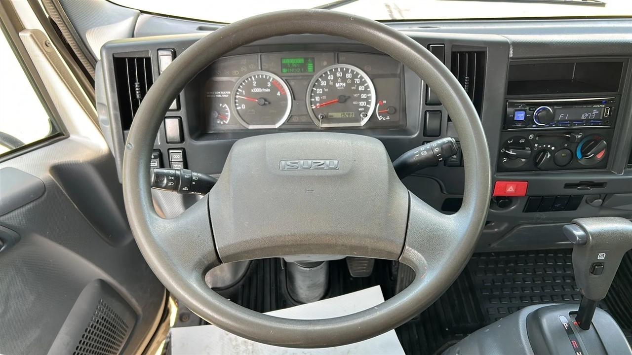 Isuzu NPR  2017