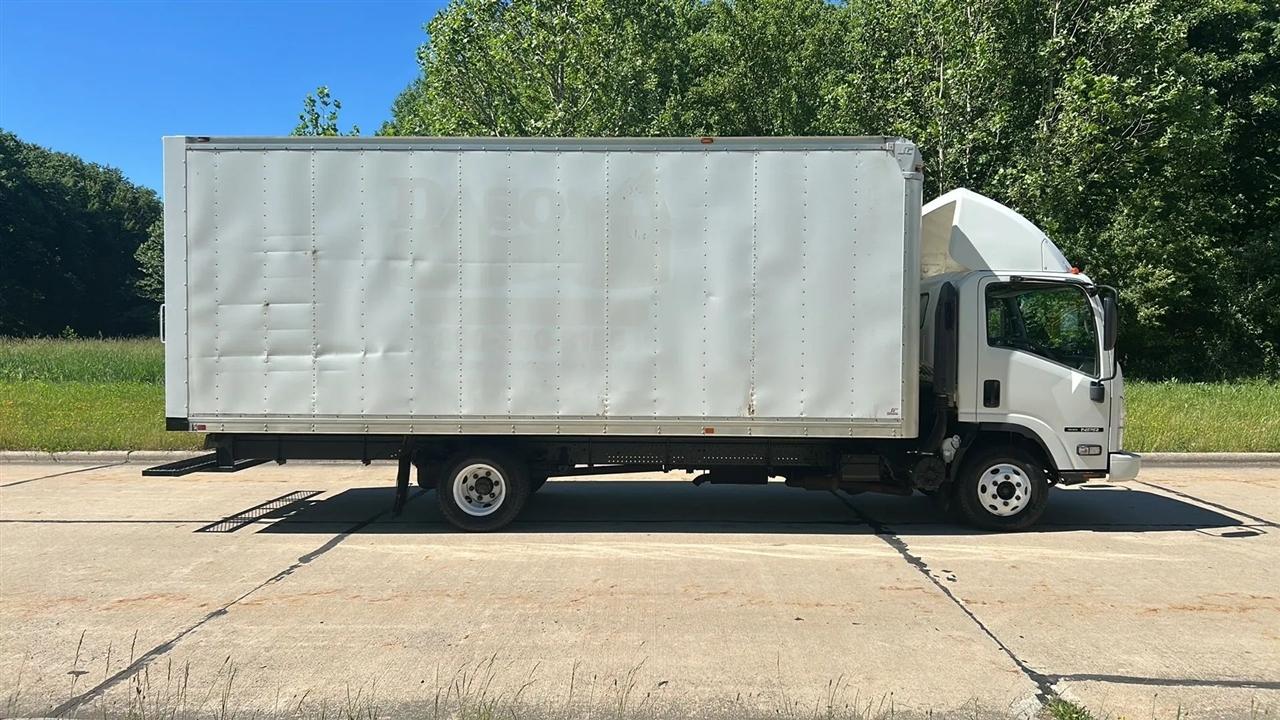 Isuzu NPR  2015