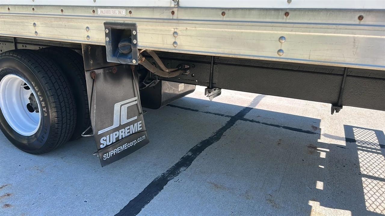 Isuzu NPR  2015
