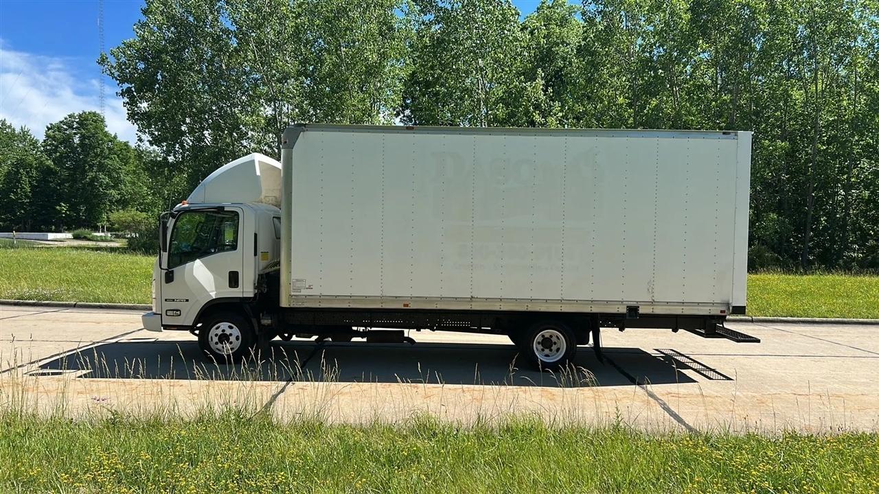 Isuzu NPR  2015