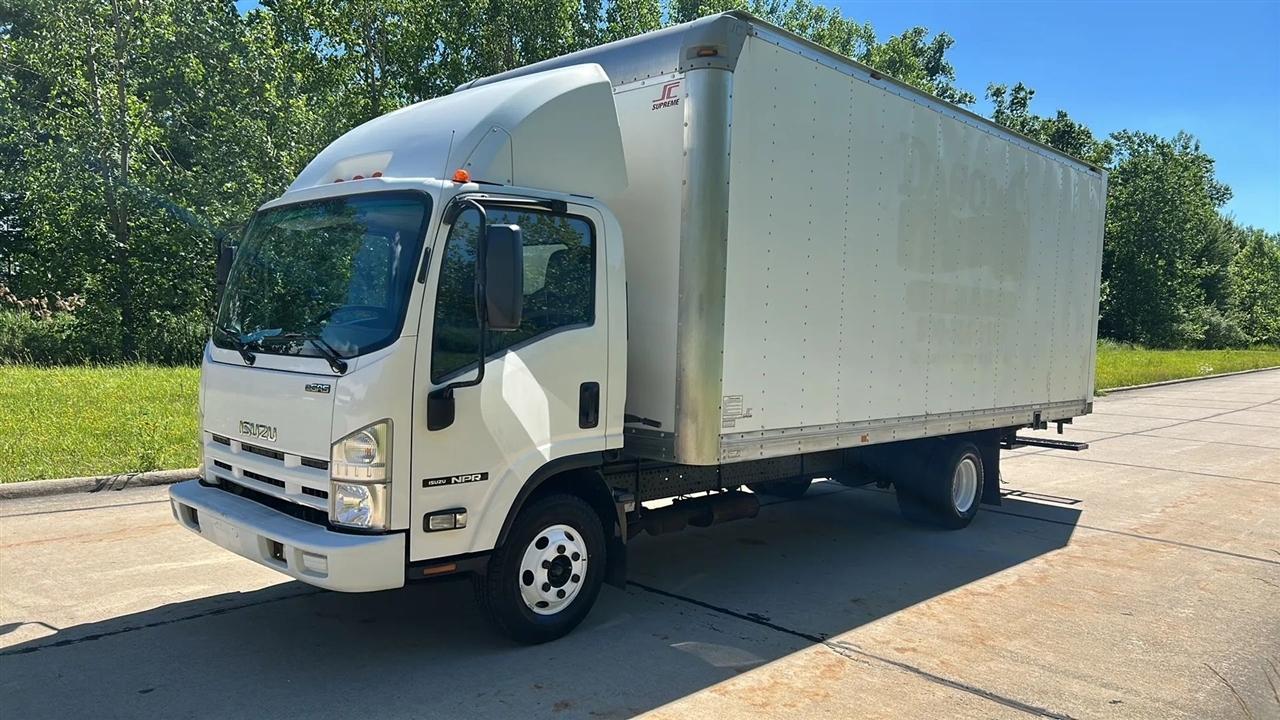 Isuzu NPR  2015