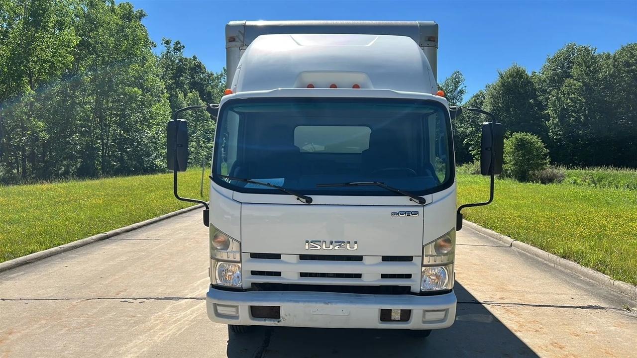 Isuzu NPR  2015