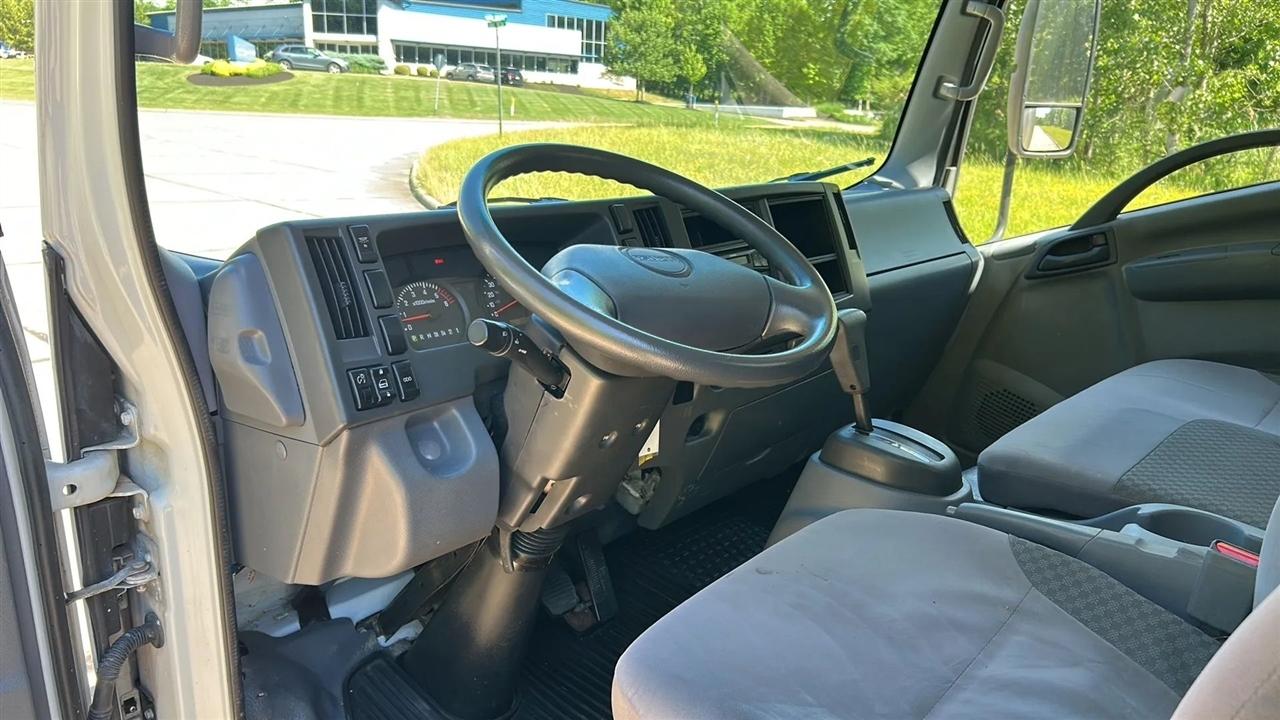 Isuzu NPR  2015