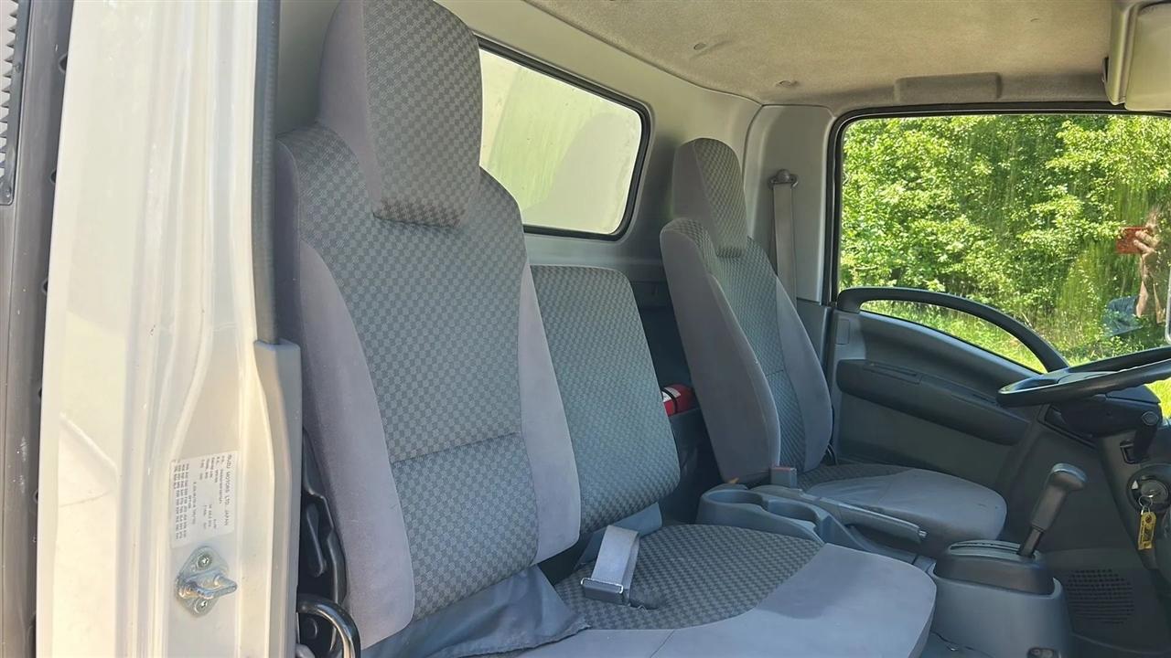 Isuzu NPR  2015