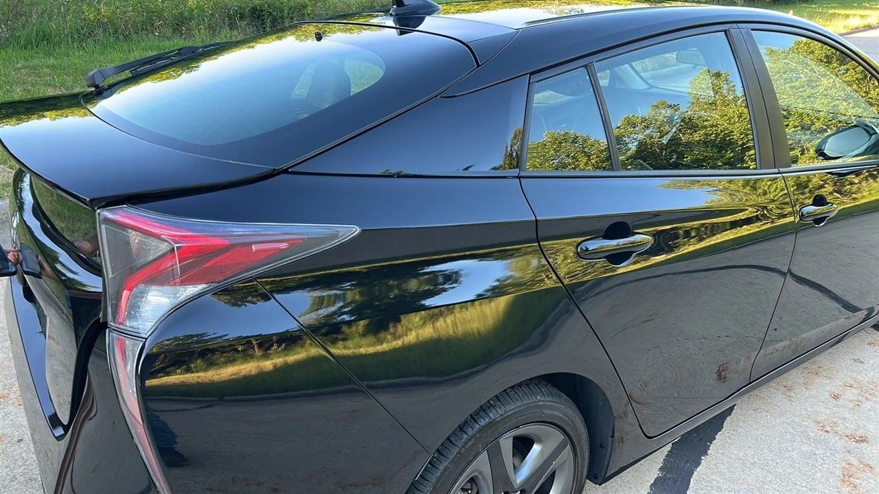 Toyota Prius Two Eco 2016