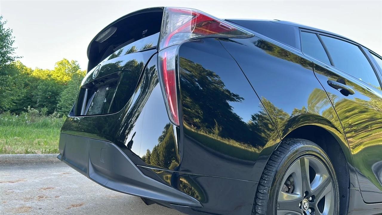 Toyota Prius Two Eco 2016