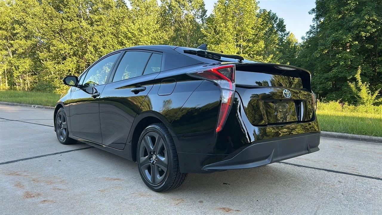 Toyota Prius Two Eco 2016