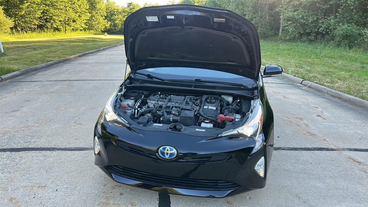 Toyota Prius Two Eco 2016