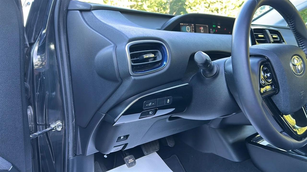 Toyota Prius Two Eco 2016