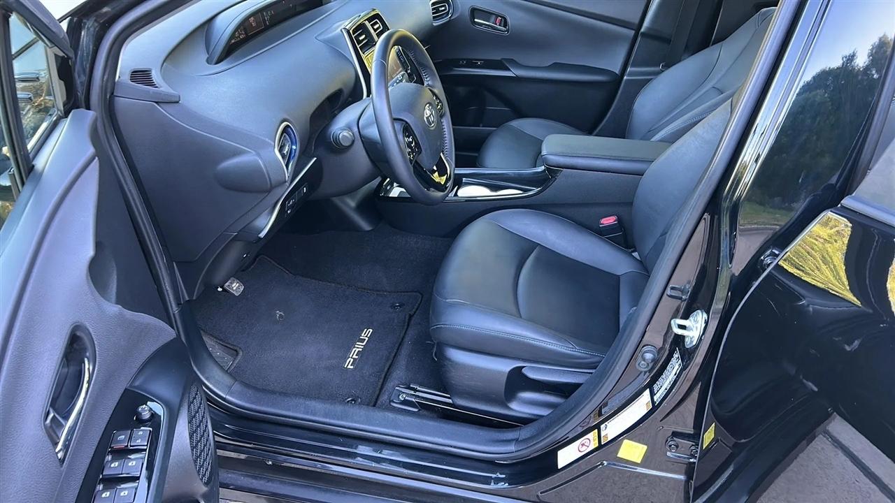 Toyota Prius Two Eco 2016
