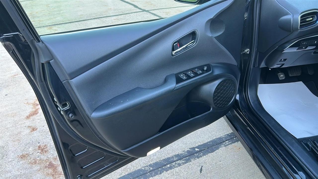 Toyota Prius Two Eco 2016