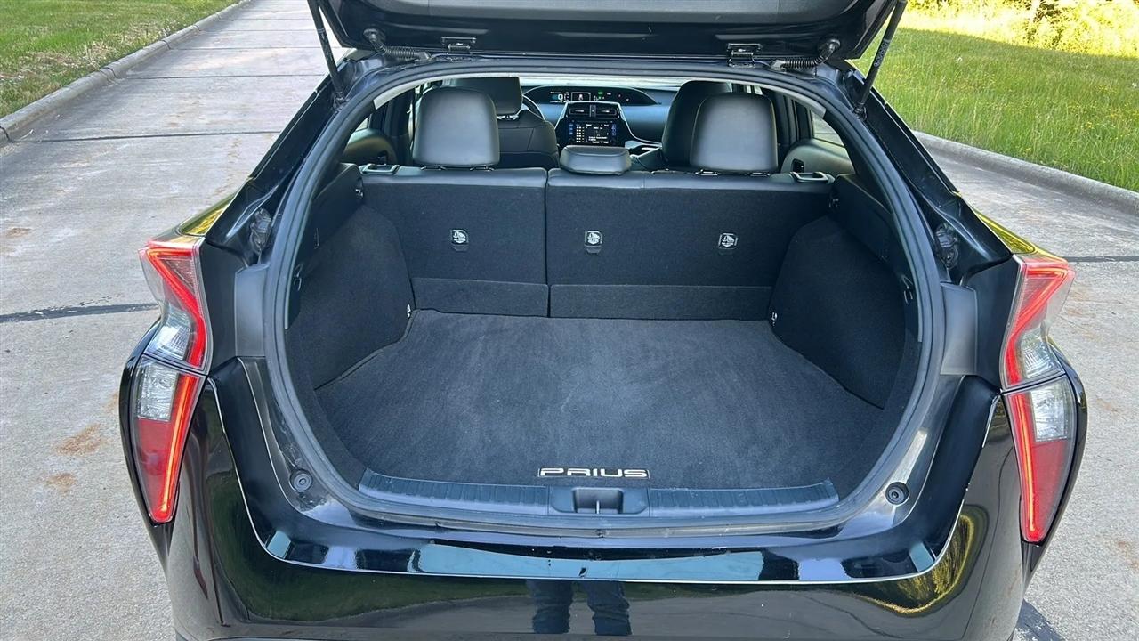 Toyota Prius Two Eco 2016