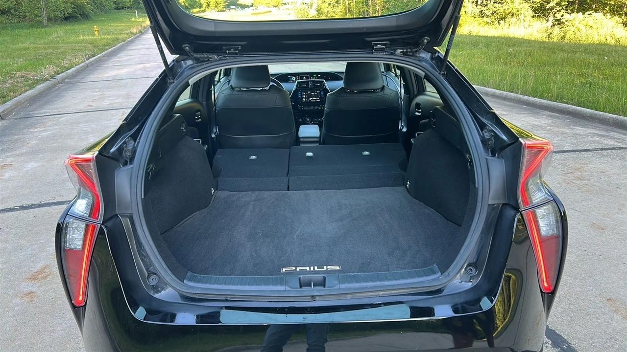 Toyota Prius Two Eco 2016