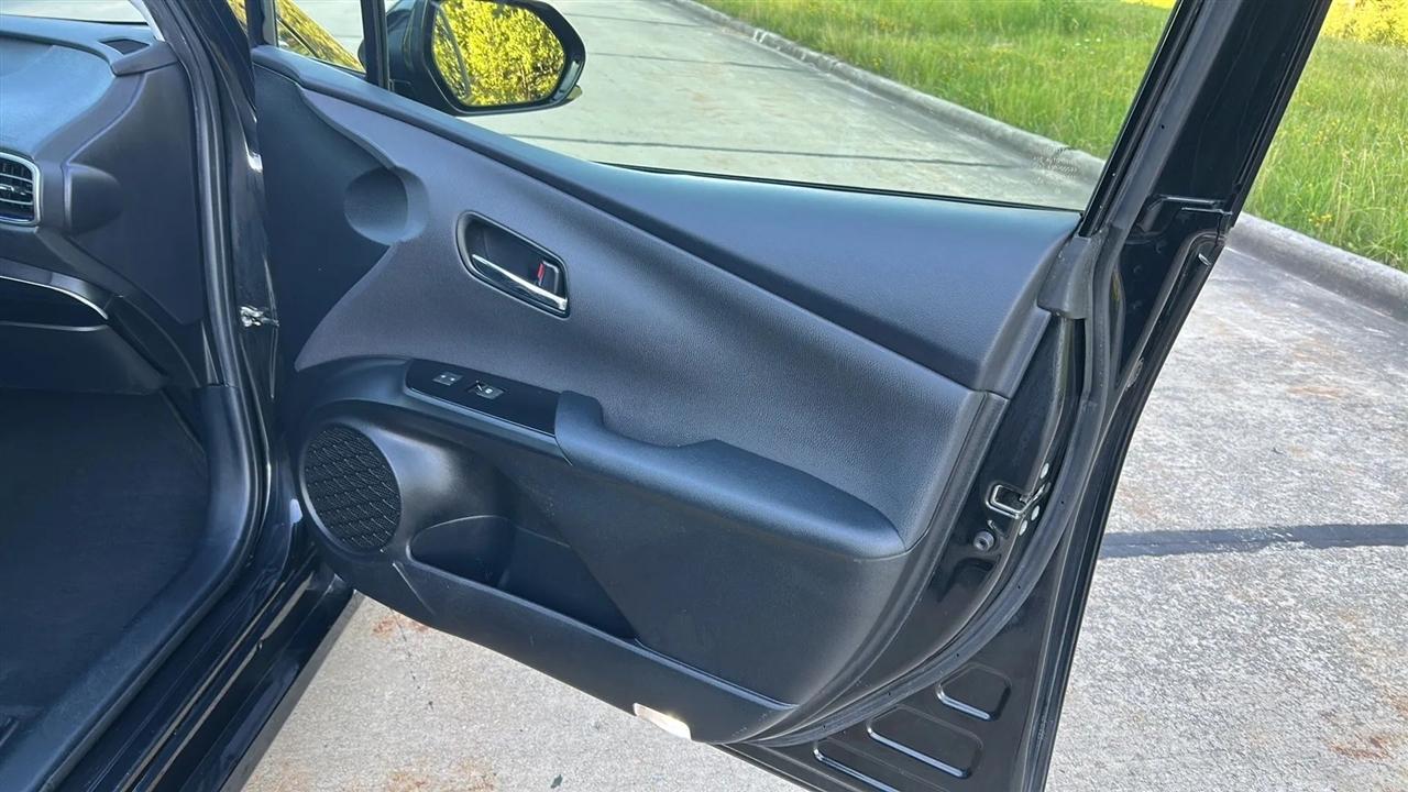 Toyota Prius Two Eco 2016