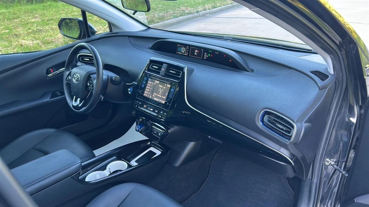 Toyota Prius Two Eco 2016