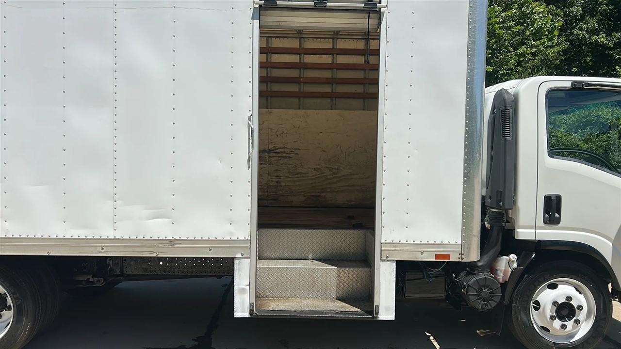 Isuzu NPR HD  2017