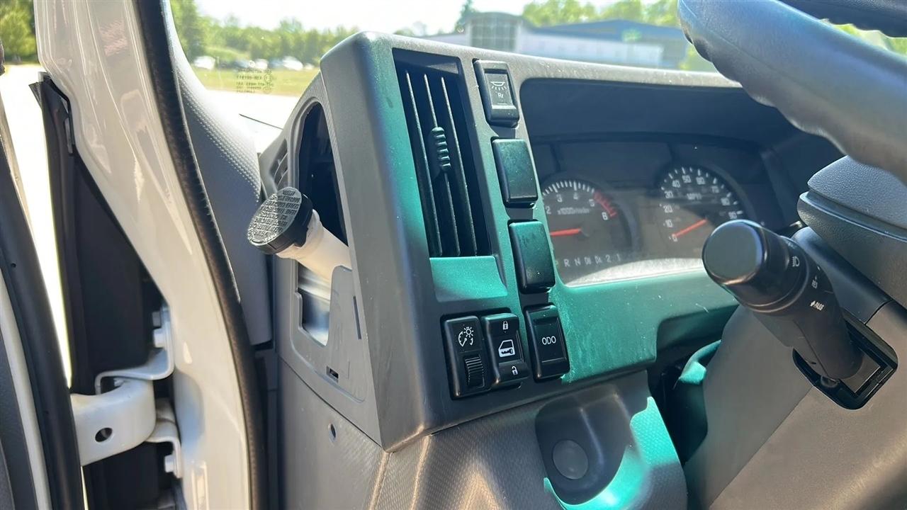 Isuzu NPR HD  2017