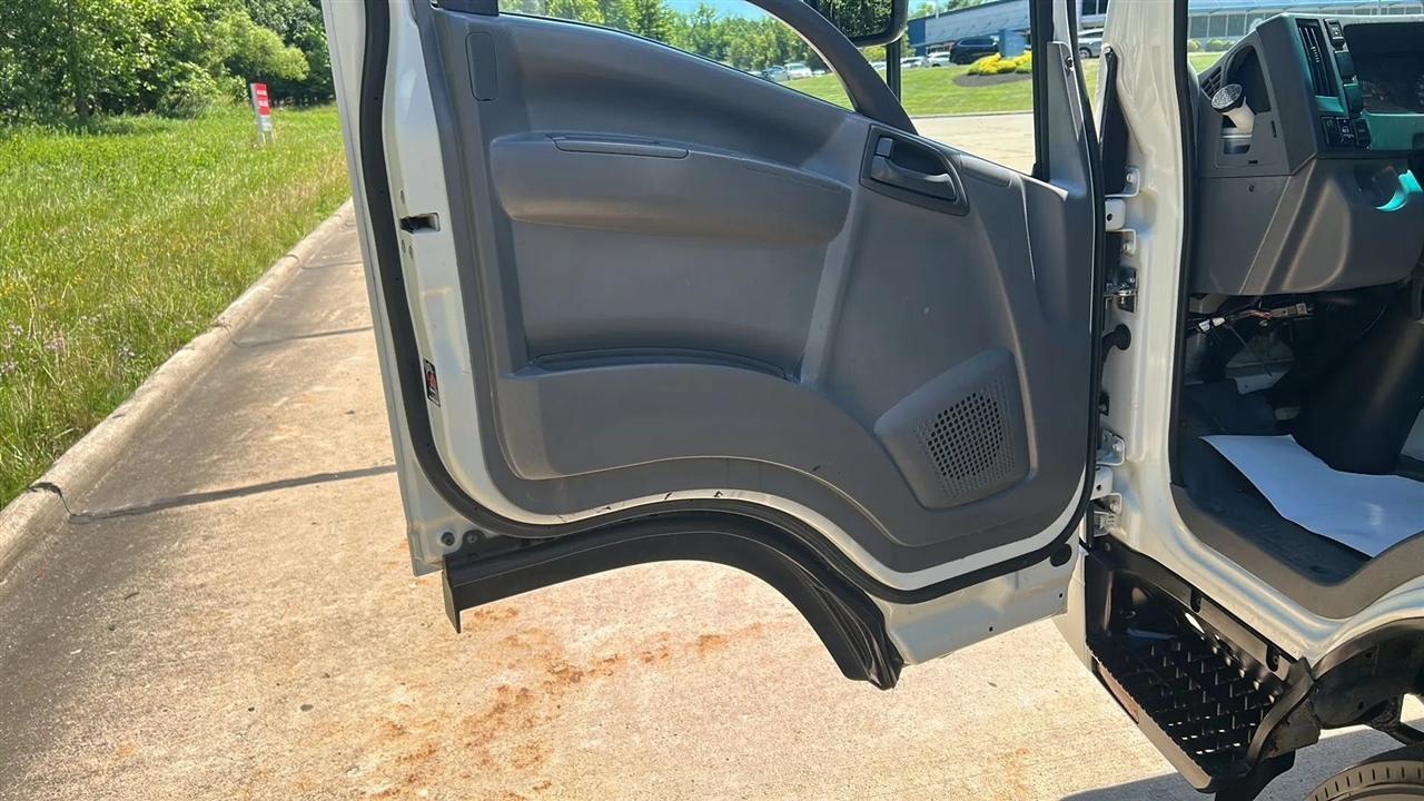 Isuzu NPR HD  2017