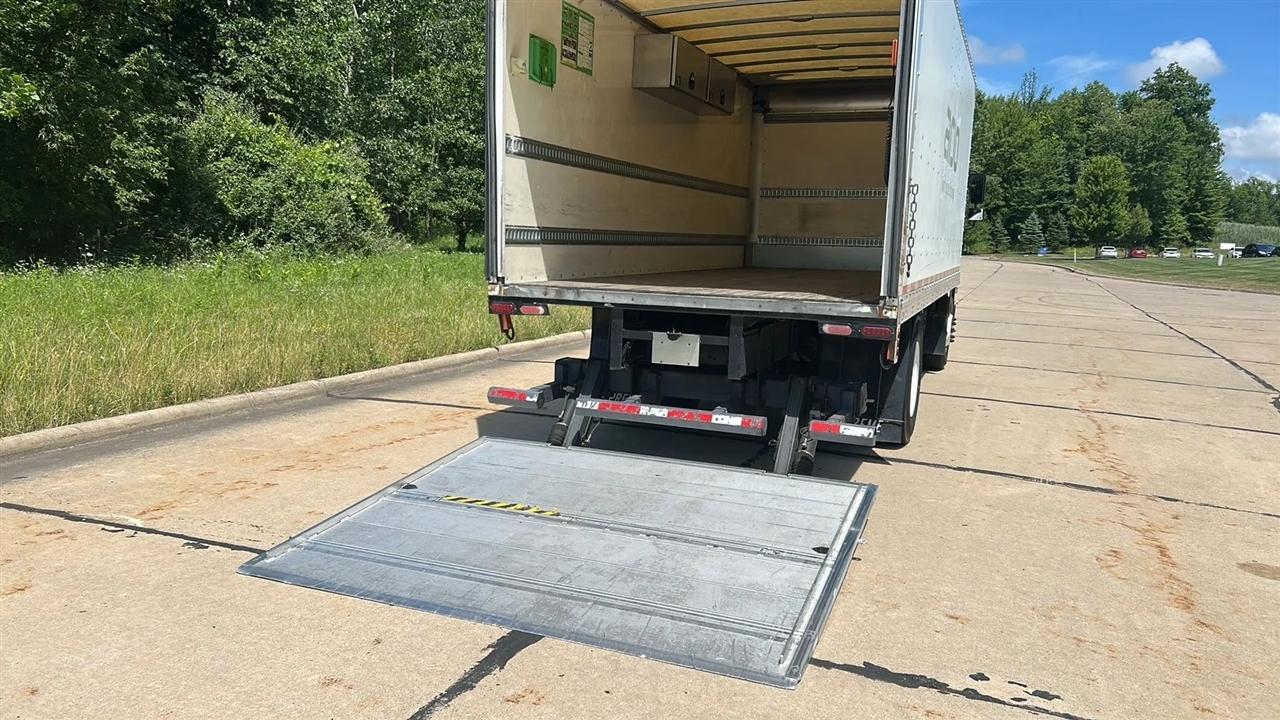Isuzu Trucks FTR  2019