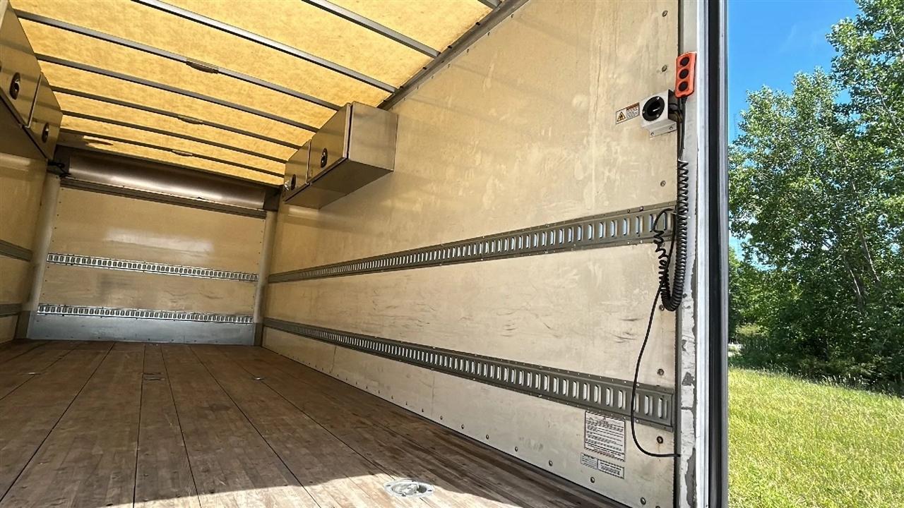 Isuzu Trucks FTR  2019