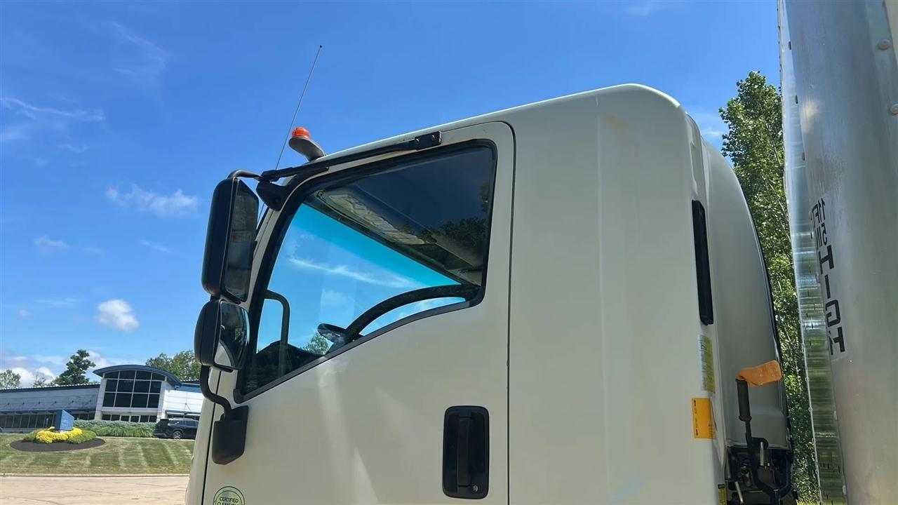 Isuzu Trucks FTR  2019