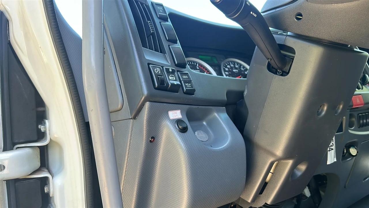 Isuzu Trucks FTR  2019
