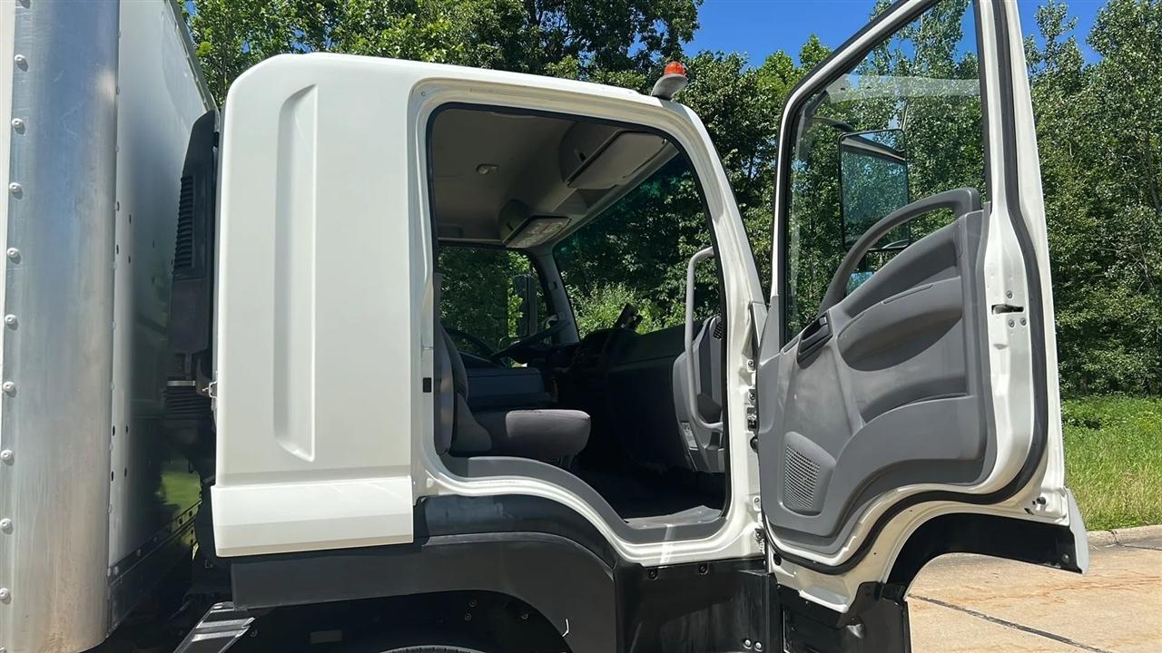 Isuzu Trucks FTR  2019