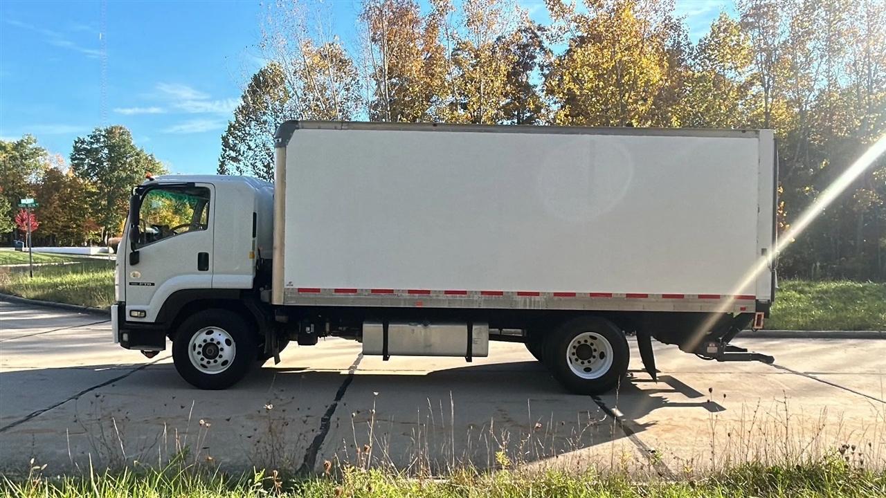 Isuzu Trucks FTR  2019