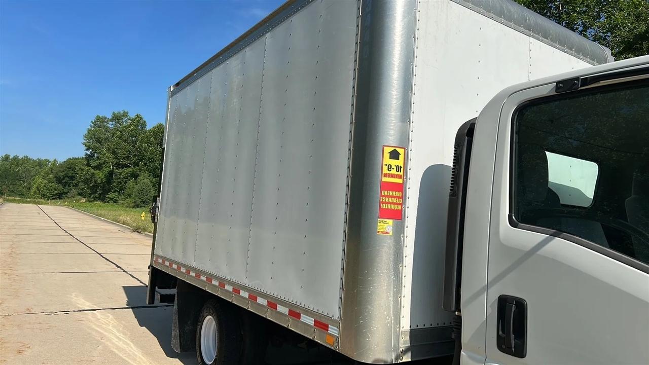 Isuzu NPR  2019