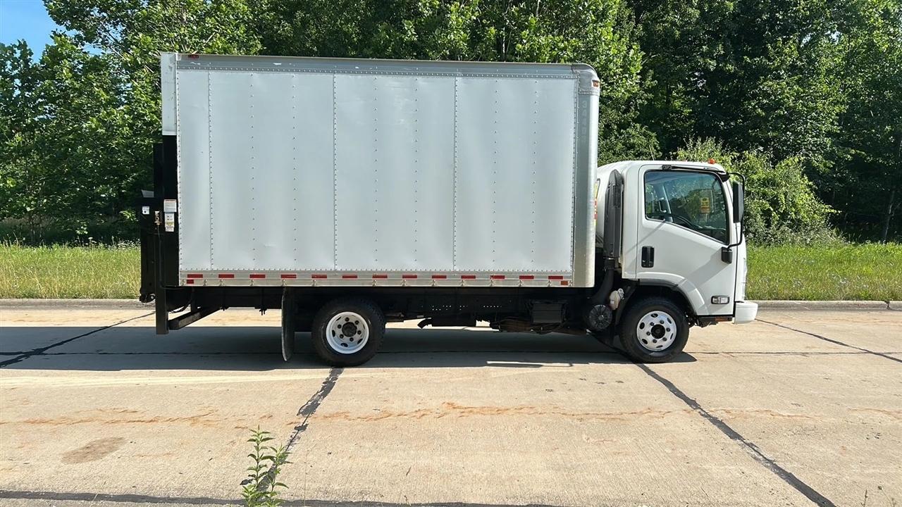 Isuzu NPR  2019