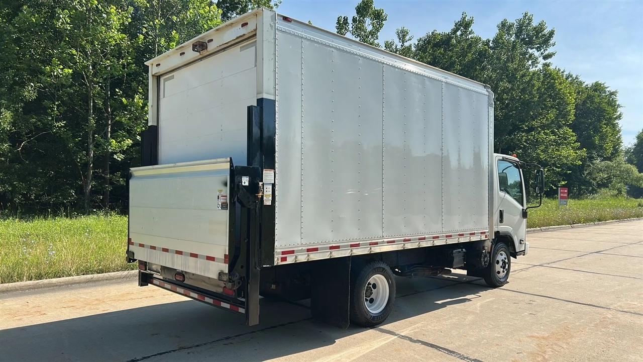 Isuzu NPR  2019
