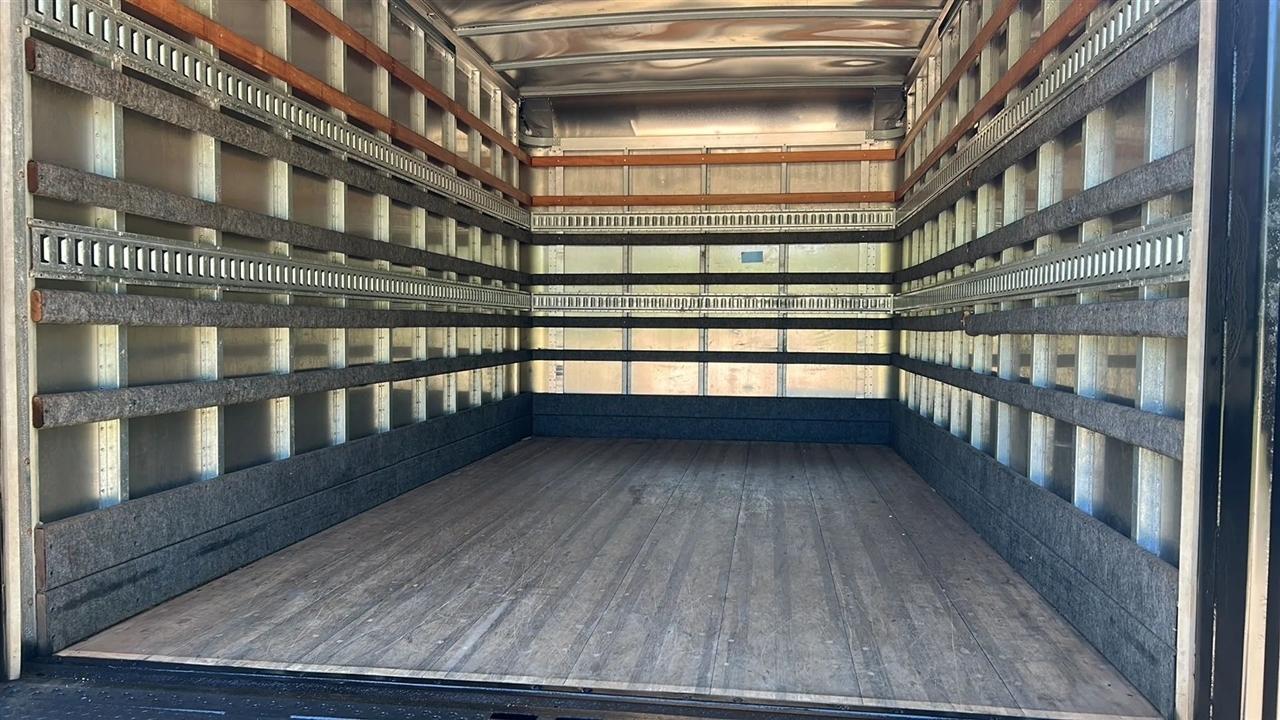 Isuzu NPR  2019
