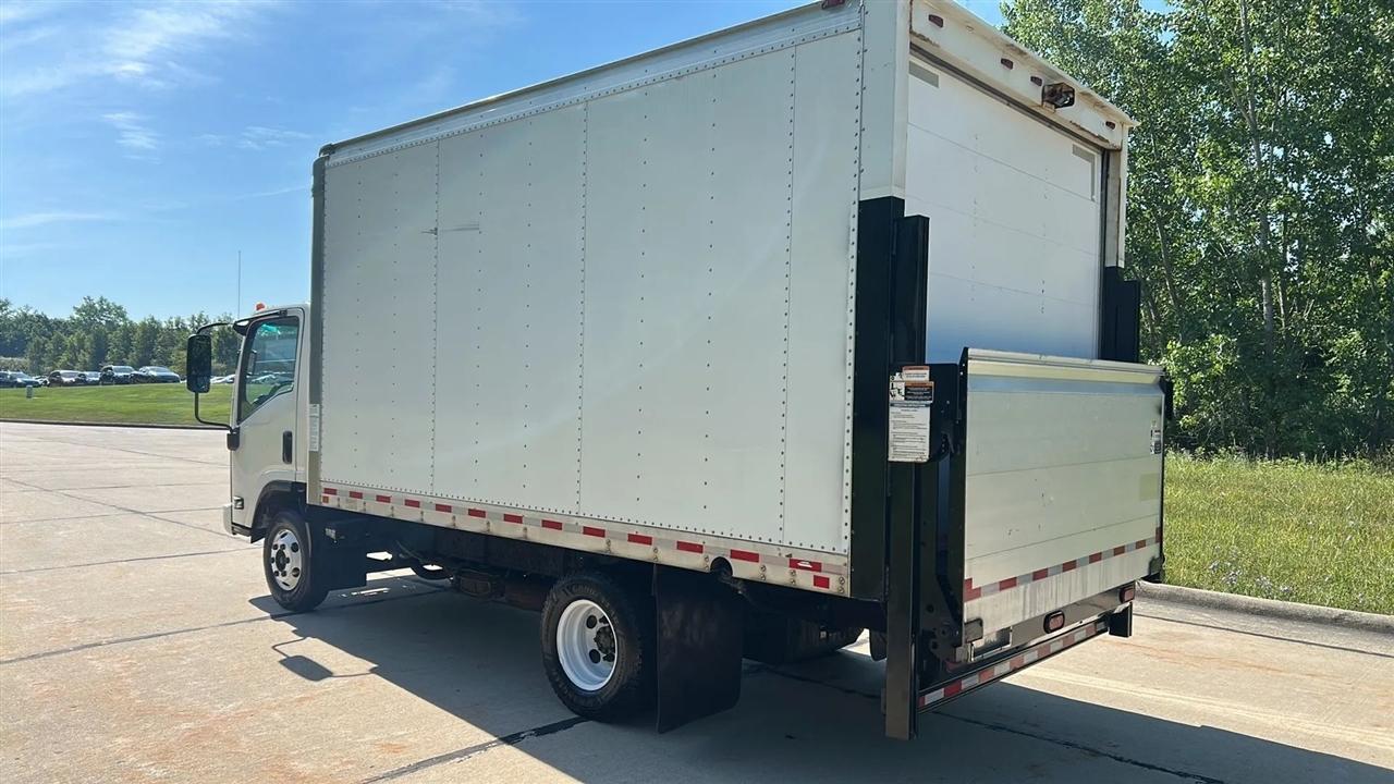 Isuzu NPR  2019