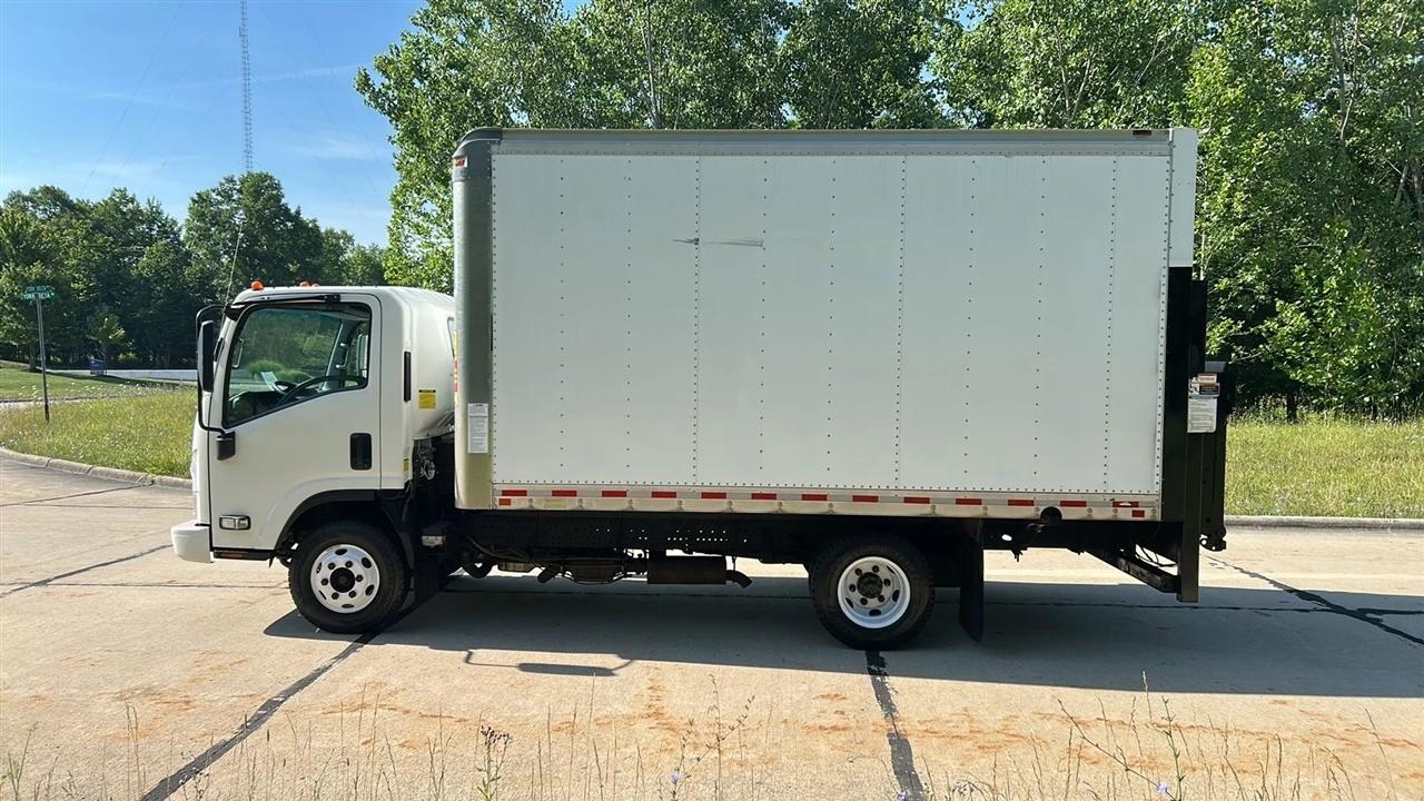 Isuzu NPR  2019