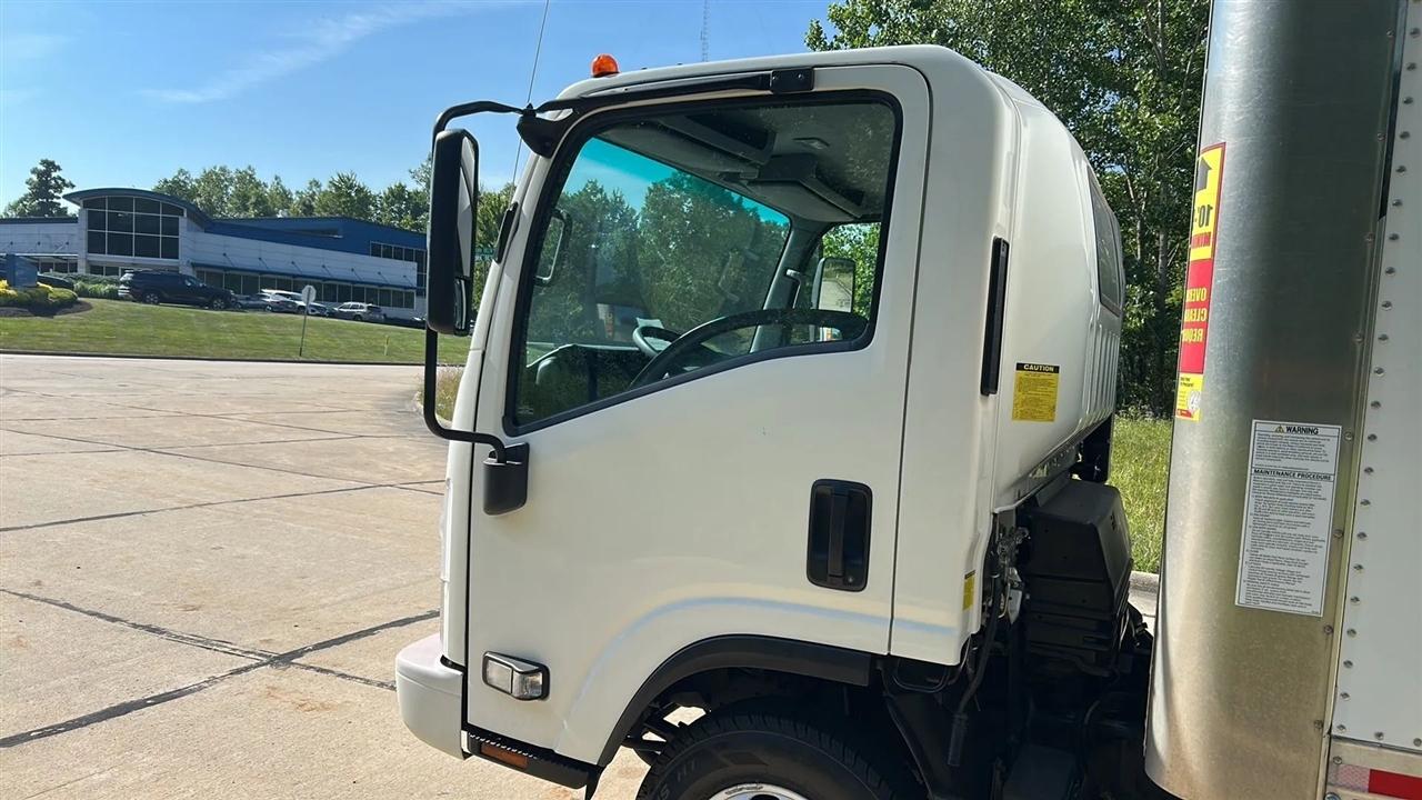 Isuzu NPR  2019