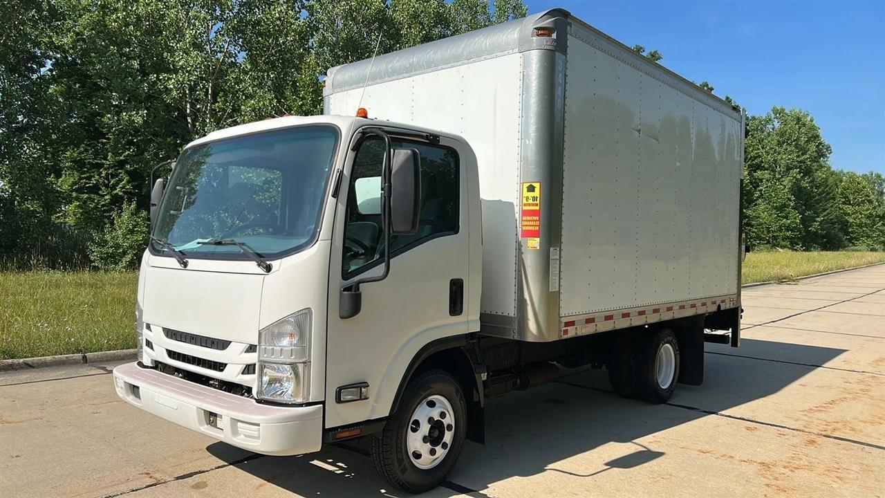 Isuzu NPR  2019