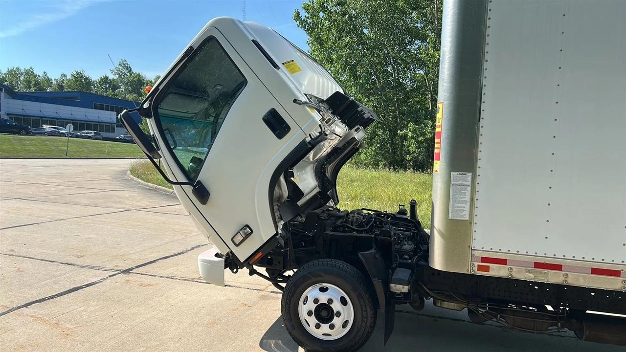 Isuzu NPR  2019