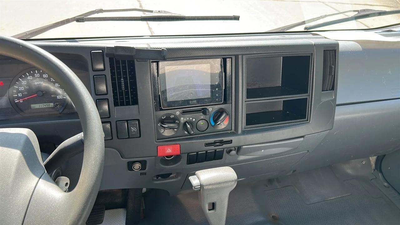 Isuzu NPR  2019